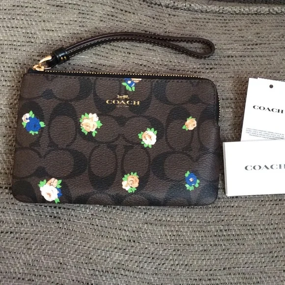 Authentic Coach Bucket Bag & Wristlet Mini Roses - Picture 7 of 7